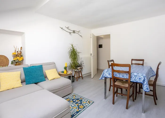 Elegante Attico Fronte Lago - Casa Barozzi *