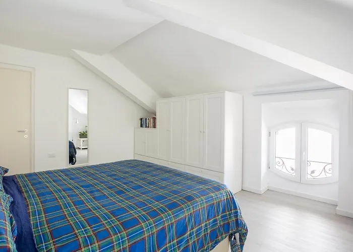 Elegante Attico Fronte Lago - Casa Barozzi *